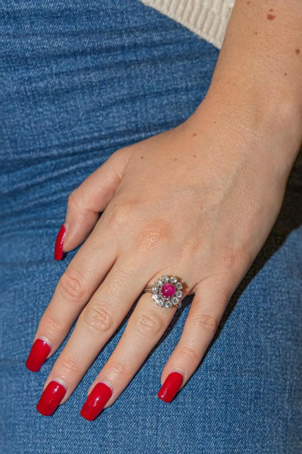 Bague Marguerite Or blanc Rubis