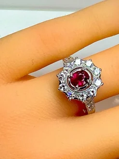 Bague marguerite or blanc rubis et diamants