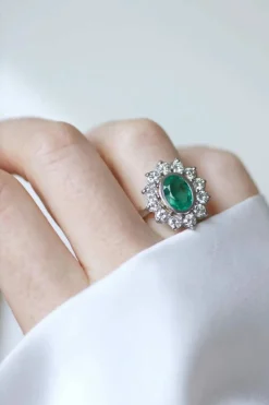 Bague marguerite Or blanc Emeraude Diamants
