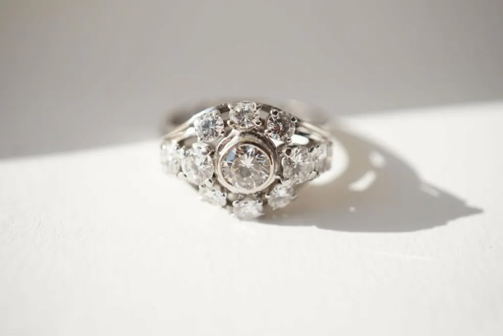 Bague marguerite or blanc diamants
