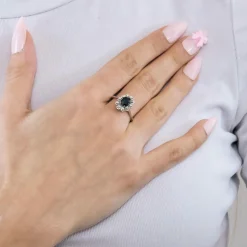 Bague marguerite or blanc et saphir