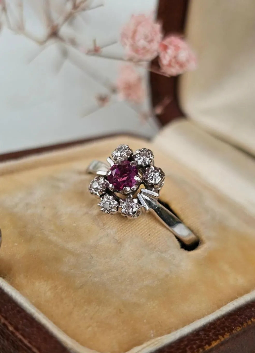 Bague marguerite or blanc rubis