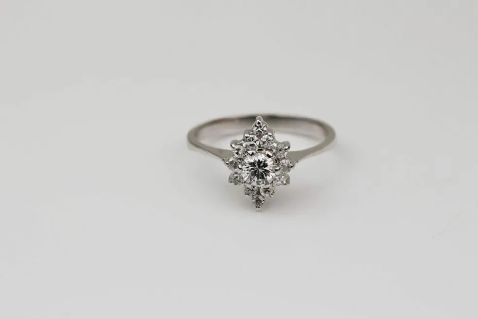 Bague Marguerite Or blanc Diamants