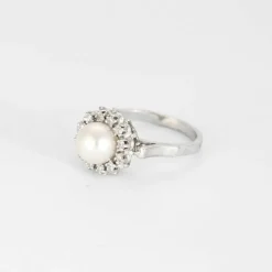Bague Marguerite or blanc, perle et diamants