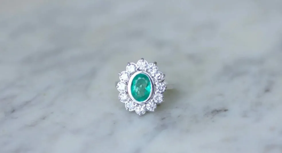 Bague marguerite Or blanc Emeraude Diamants