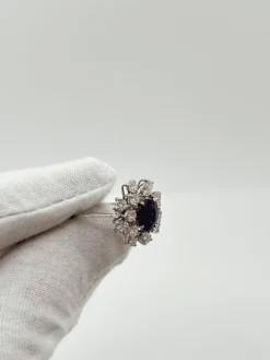 Bague marguerite or blanc, saphir, diamants