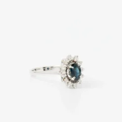 Bague marguerite or blanc saphir oval entourage diamants