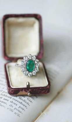 Bague marguerite Or blanc Emeraude Diamants