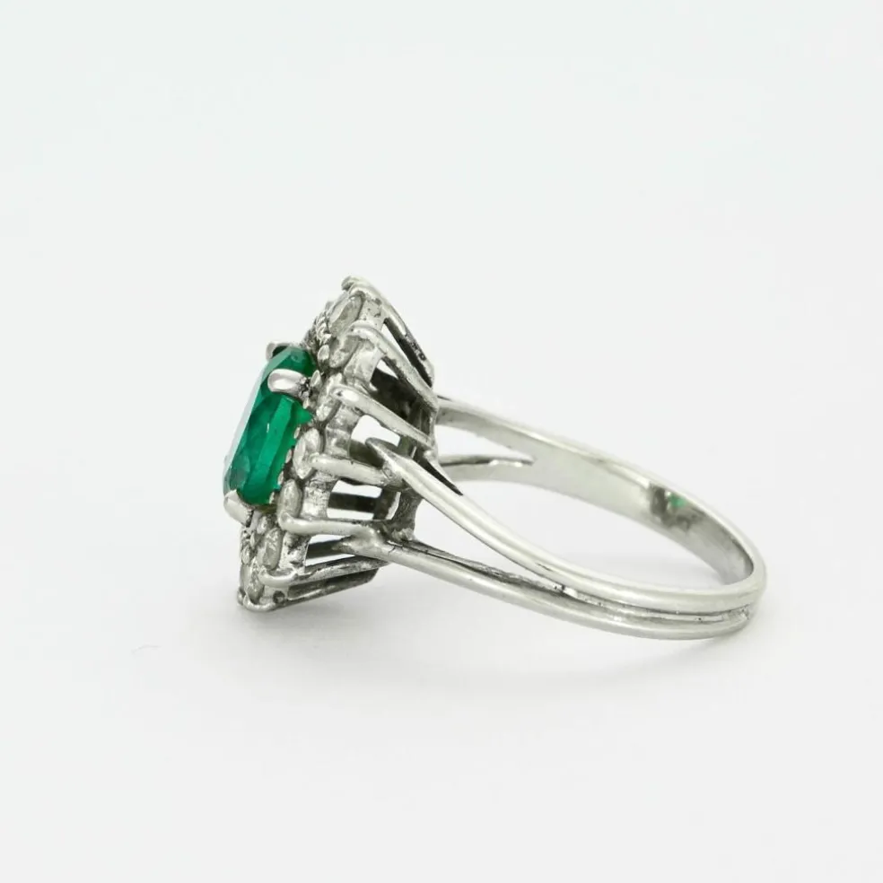 Bague marguerite or blanc, émeraude et diamants