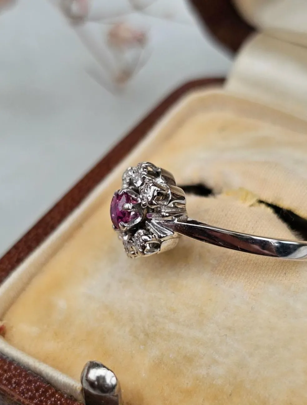 Bague marguerite or blanc rubis