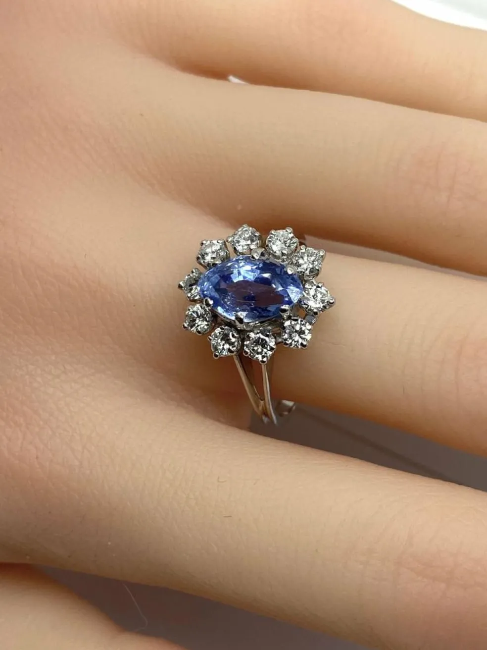 Bague marguerite or blanc, saphir et 10 diamants