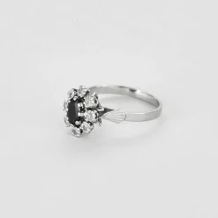 Bague Marguerite or gris, saphir et diamants