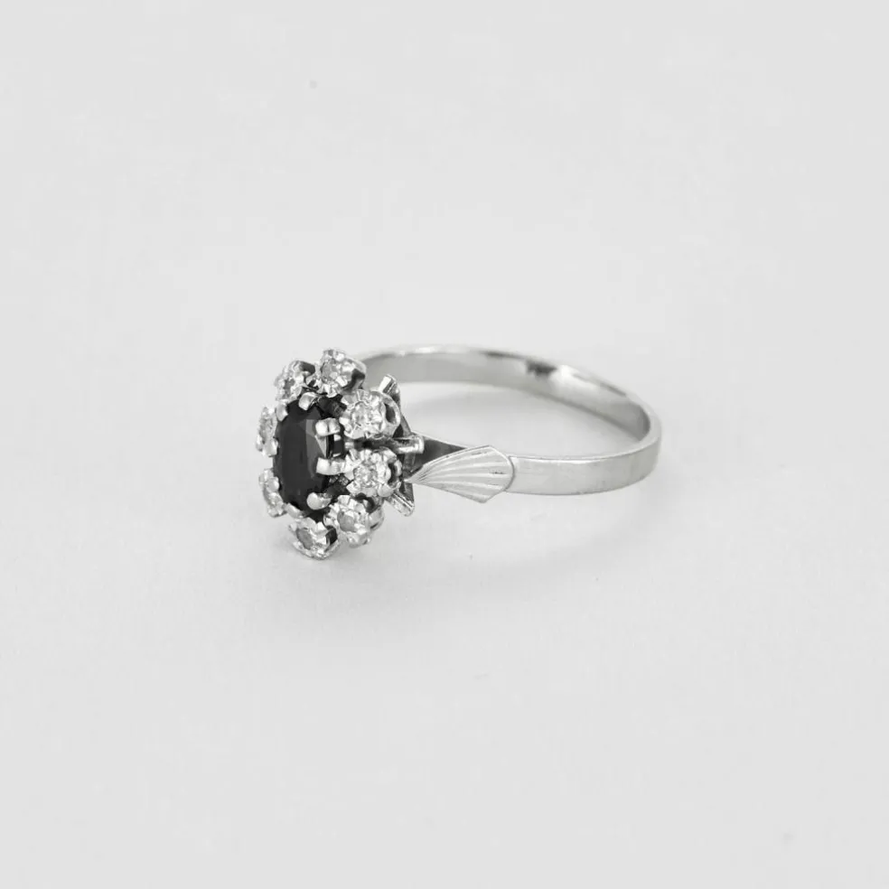 Bague Marguerite or gris, saphir et diamants