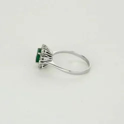 Bague Marguerite or gris, émeraude et diamants