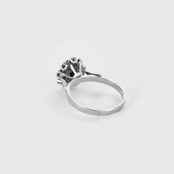 Bague Marguerite or gris, saphir et diamants