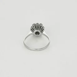 Bague Marguerite or gris, émeraude et diamants