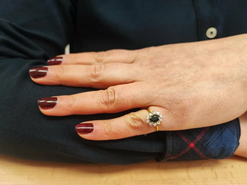 Bague marguerite or jaune saphir et diamant