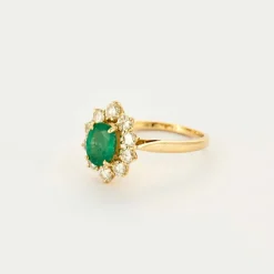 Bague Marguerite or jaune, diamants et émeraudes