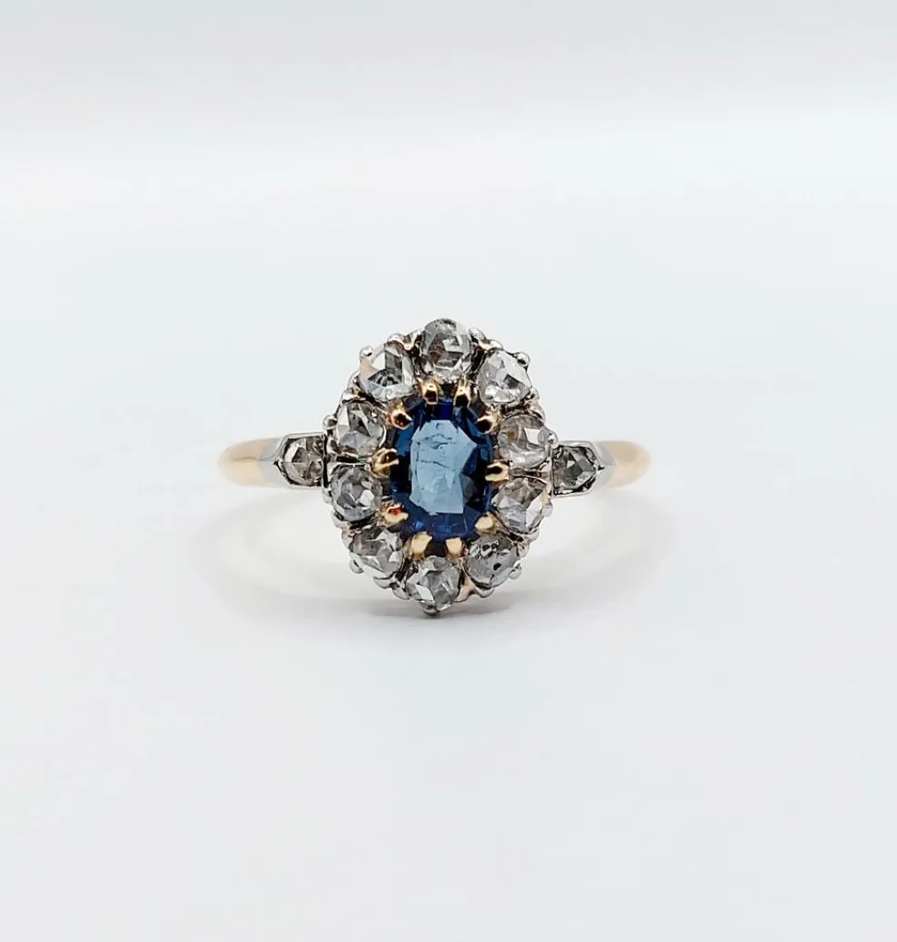Bague marguerite or jaune, saphir synthétique et diamants (circa 1900)