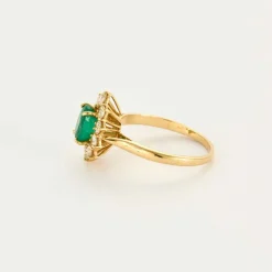 Bague Marguerite or jaune, diamants et émeraudes