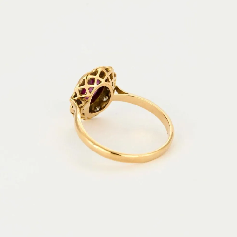 Bague marguerite or jaune, rubis et diamants