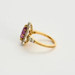 Bague marguerite or jaune et platine, diamants et saphirs rose