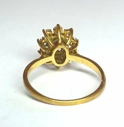 Bague marguerite or jaune, rubis et diamants
