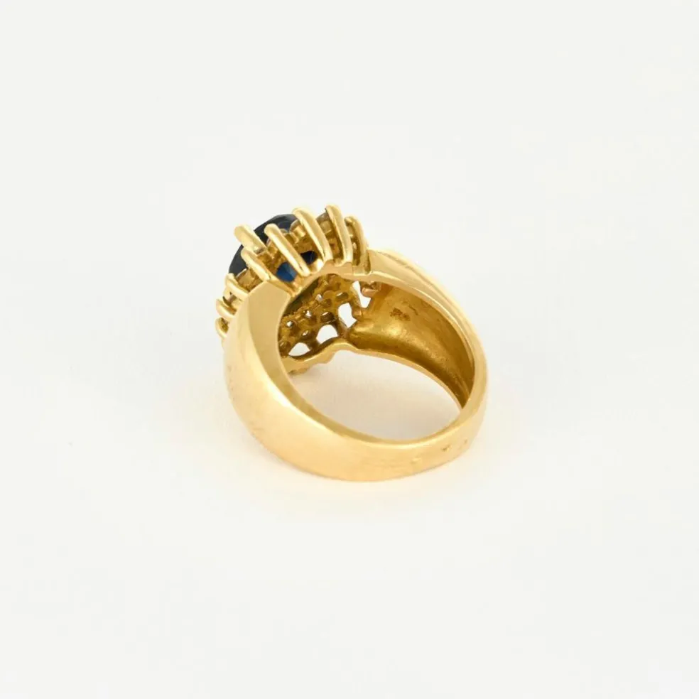 Bague marguerite, or jaune, saphir et diamants