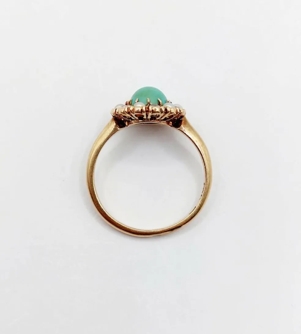 Bague marguerite or jaune, cabochon de turquoise, diamants et perles (circa 1900)
