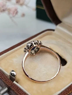 Bague Marguerite Or rose, Platine, Saphir, Diamants
