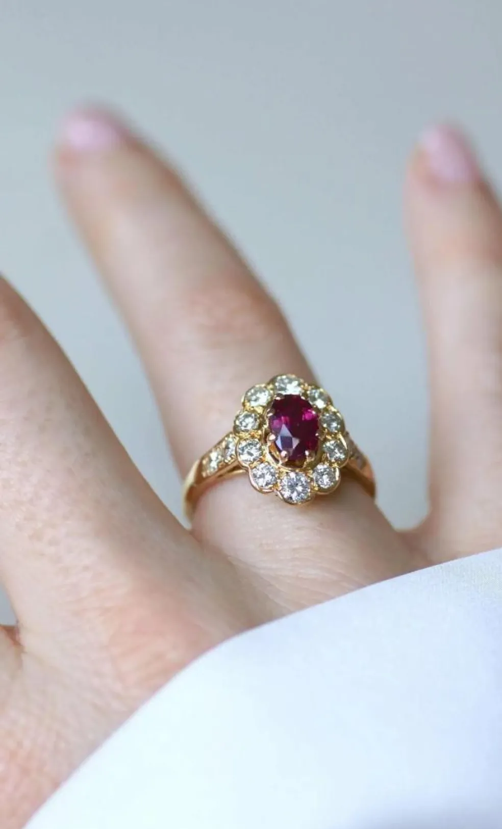 Bague Marguerite Ovale Rubis et Diamants