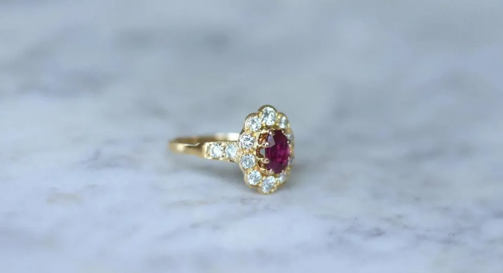 Bague Marguerite Ovale Rubis et Diamants