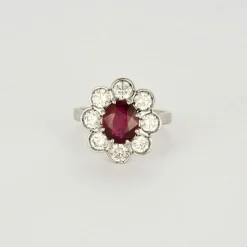 Bague marguerite platine et or blanc, rubis et diamants