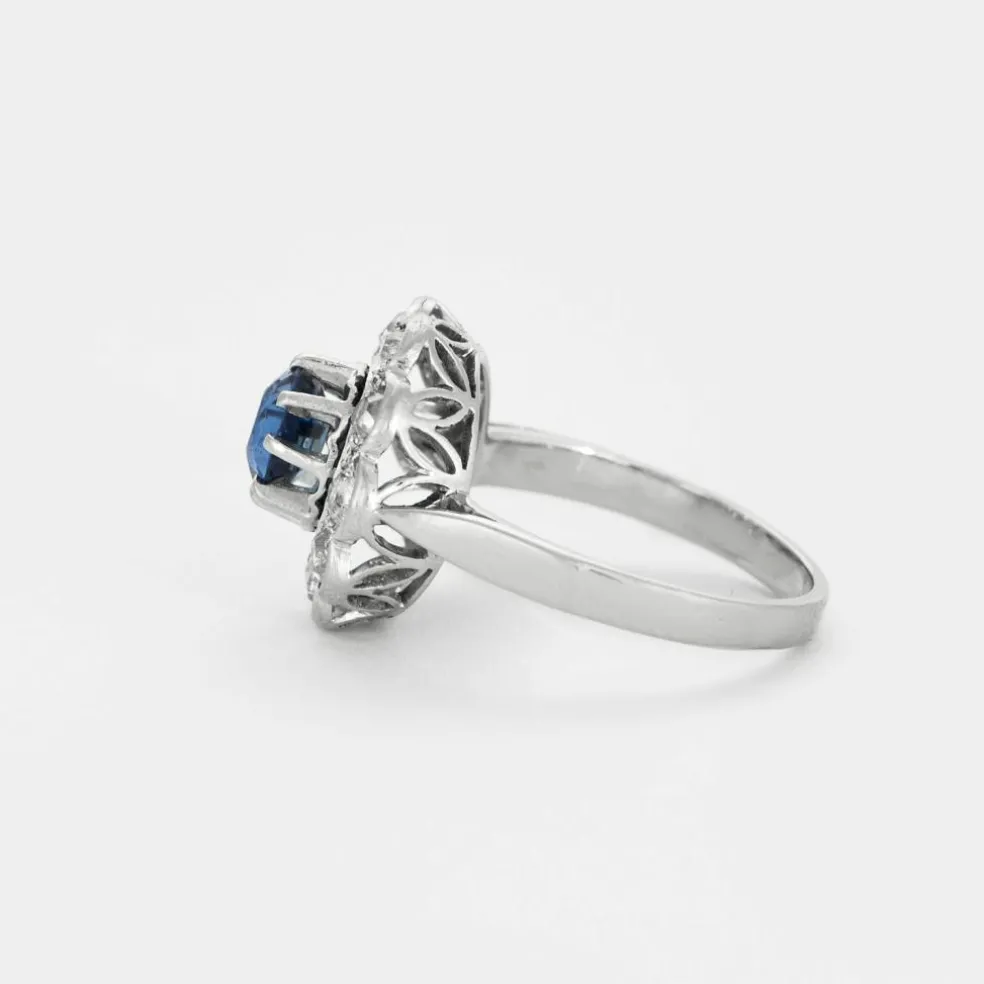 Bague marguerite platine et or gris avec saphir