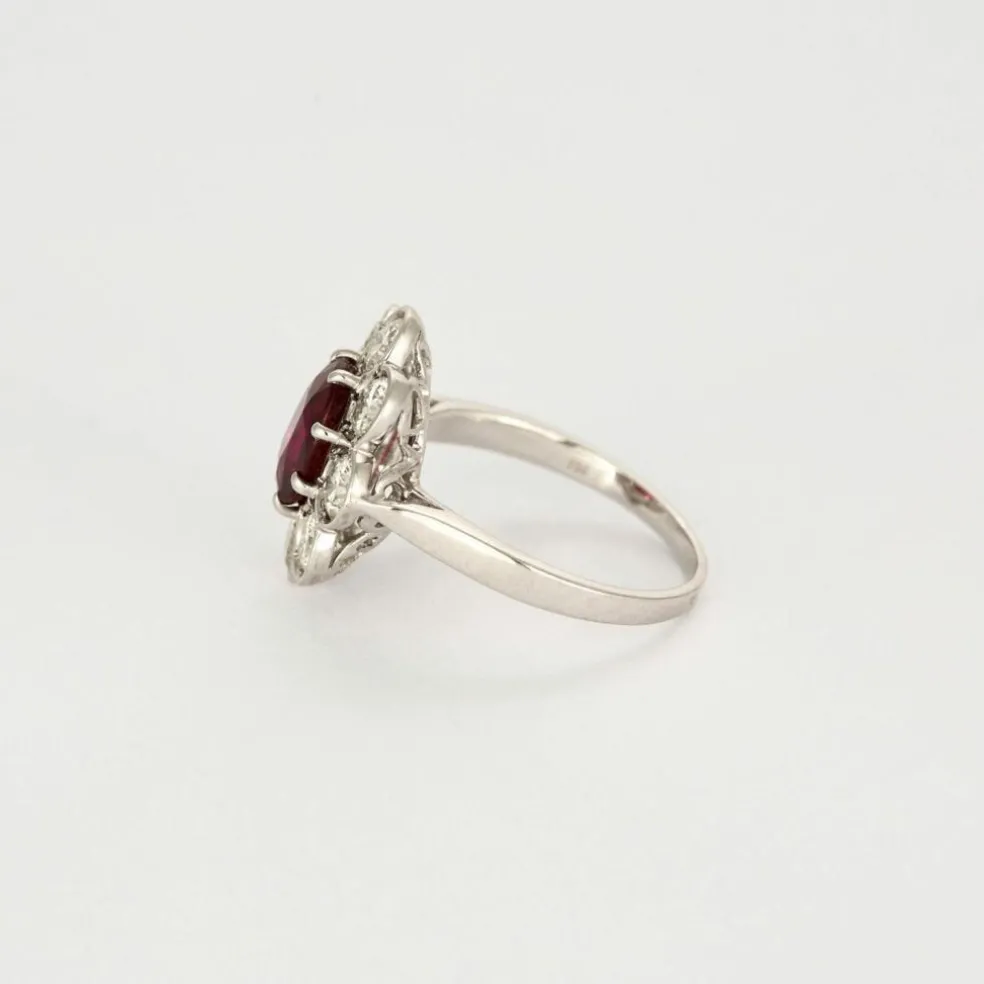 Bague marguerite platine et or blanc, rubis et diamants