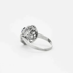 Bague marguerite platine et or gris avec saphir