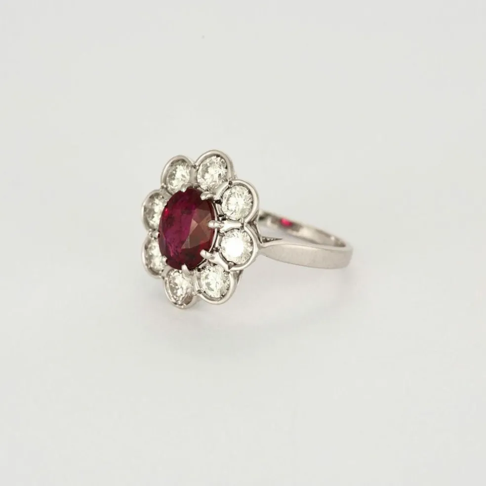 Bague marguerite platine et or blanc, rubis et diamants