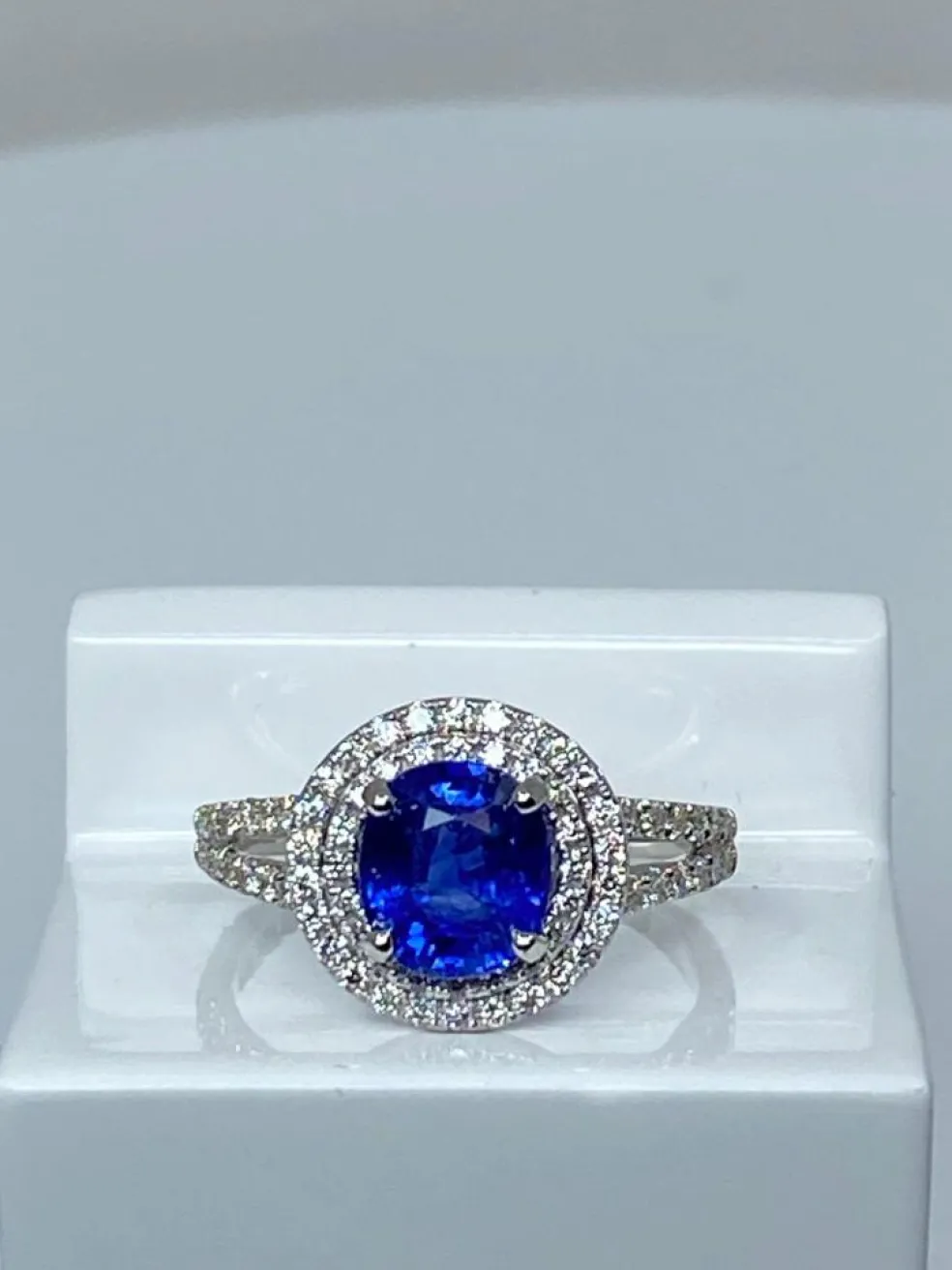 Bague marguerite ronde saphir et diamants