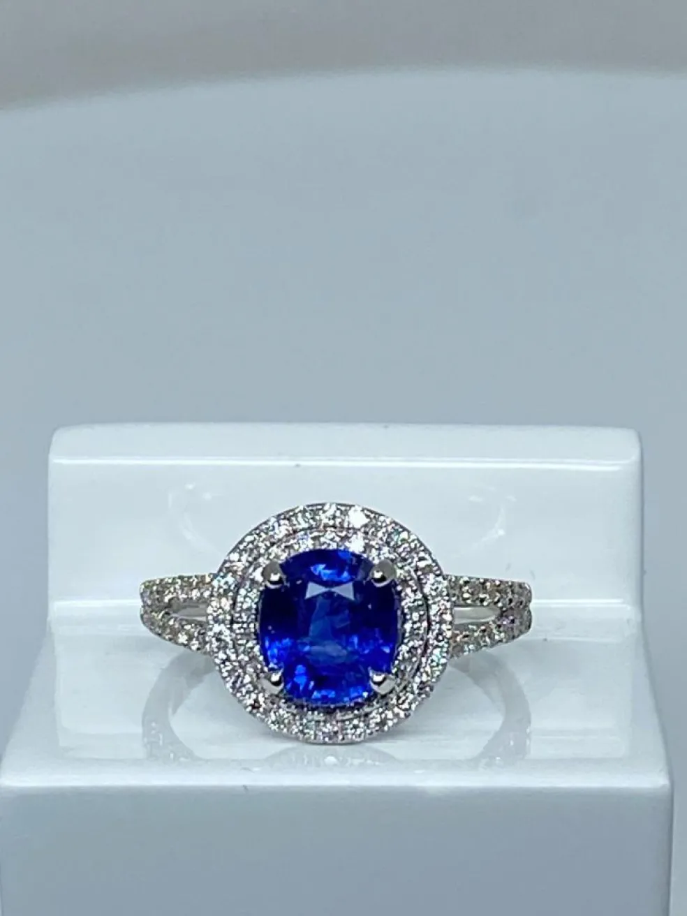 Bague marguerite ronde saphir et diamants