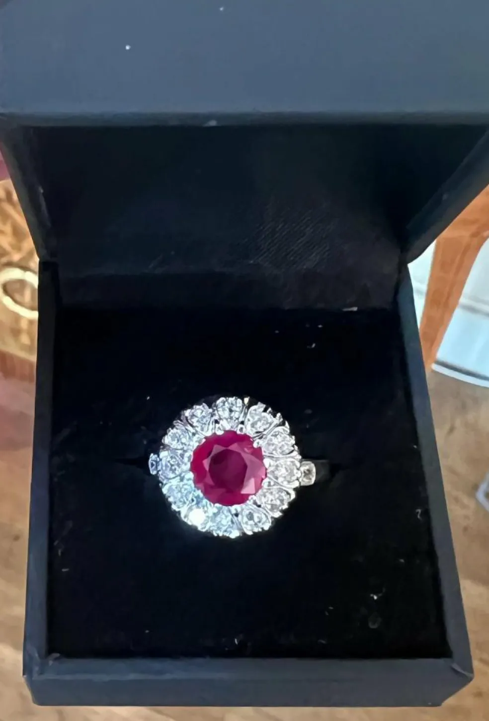 Bague marguerite rubis birman 2 Carats diamants platine or blanc (Certificat)
