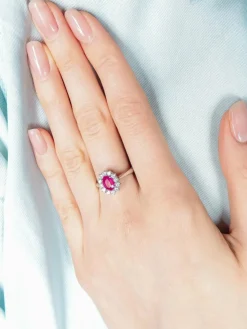 BAGUE MARGUERITE RUBIS DIAMANTS