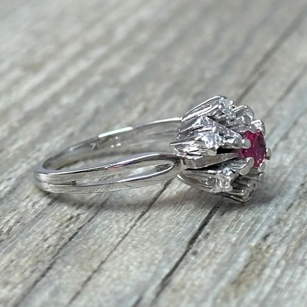 Bague marguerite rubis diamants