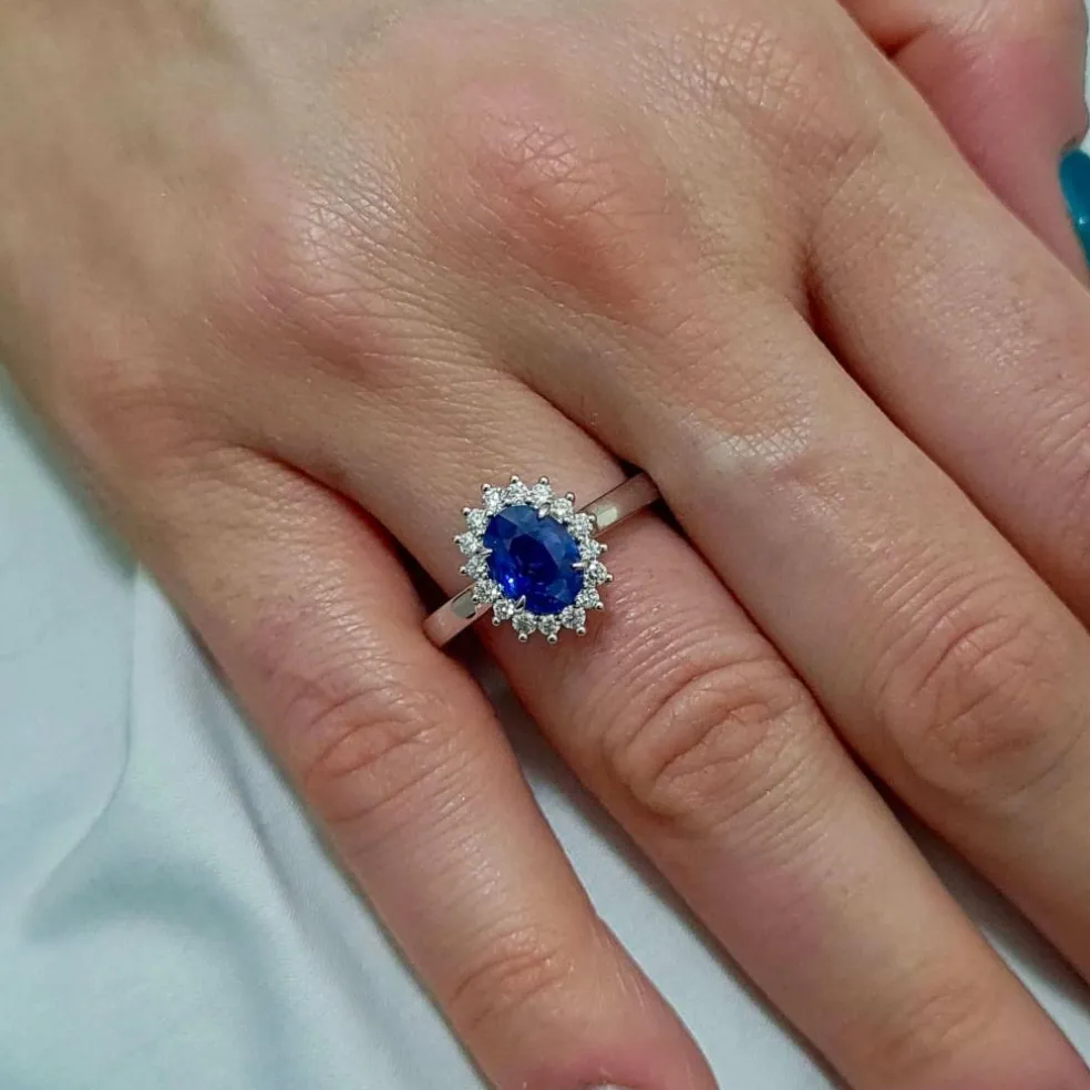 Bague marguerite saphir, diamants or blanc