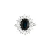 Bague marguerite saphir entourage diamants en or blanc
