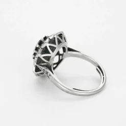 Bague marguerite, saphir et diamants