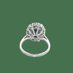BAGUE MARGUERITE SAPHIR ET DIAMANTS.