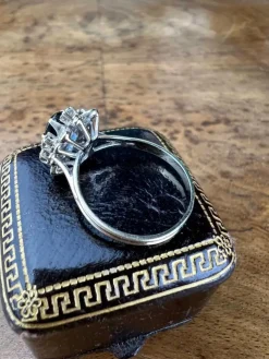 bague marguerite saphir or blanc
