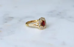 Bague Marguerite spinelle entourage diamants