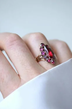 Bague Marquise Ancienne Or Rose et Grenats de Perpignan