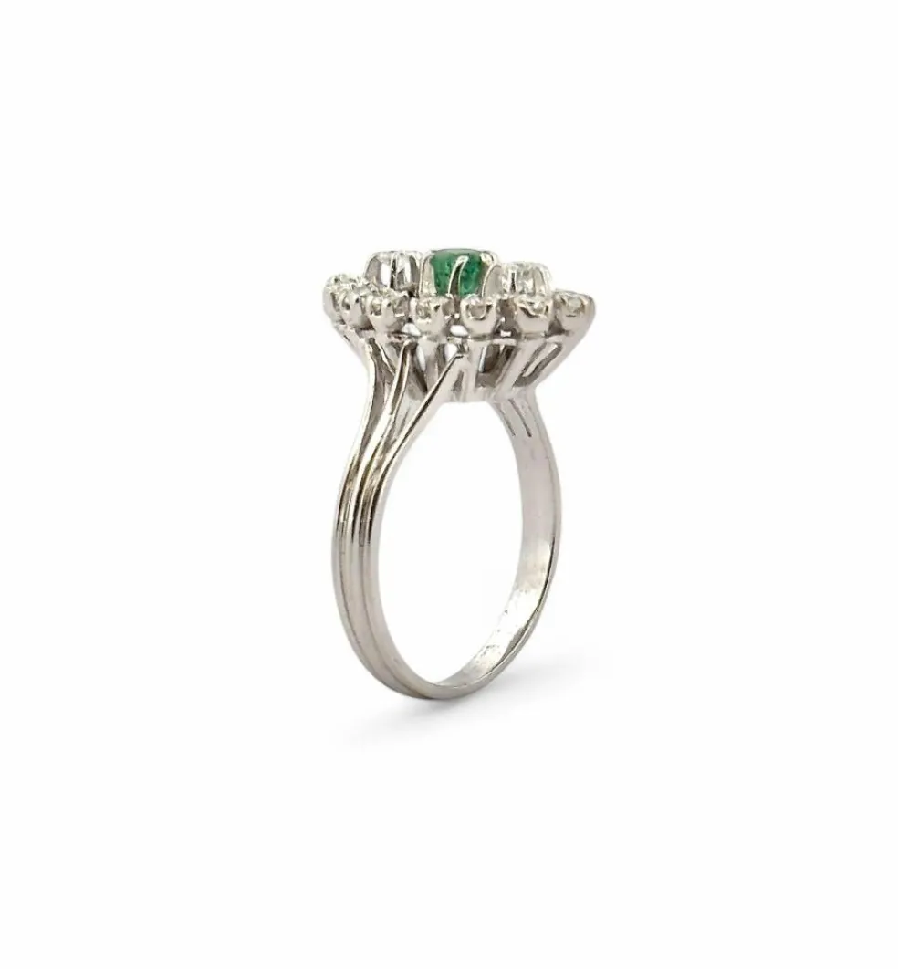 Bague marquise ancienne or blanc diamants, émeraude